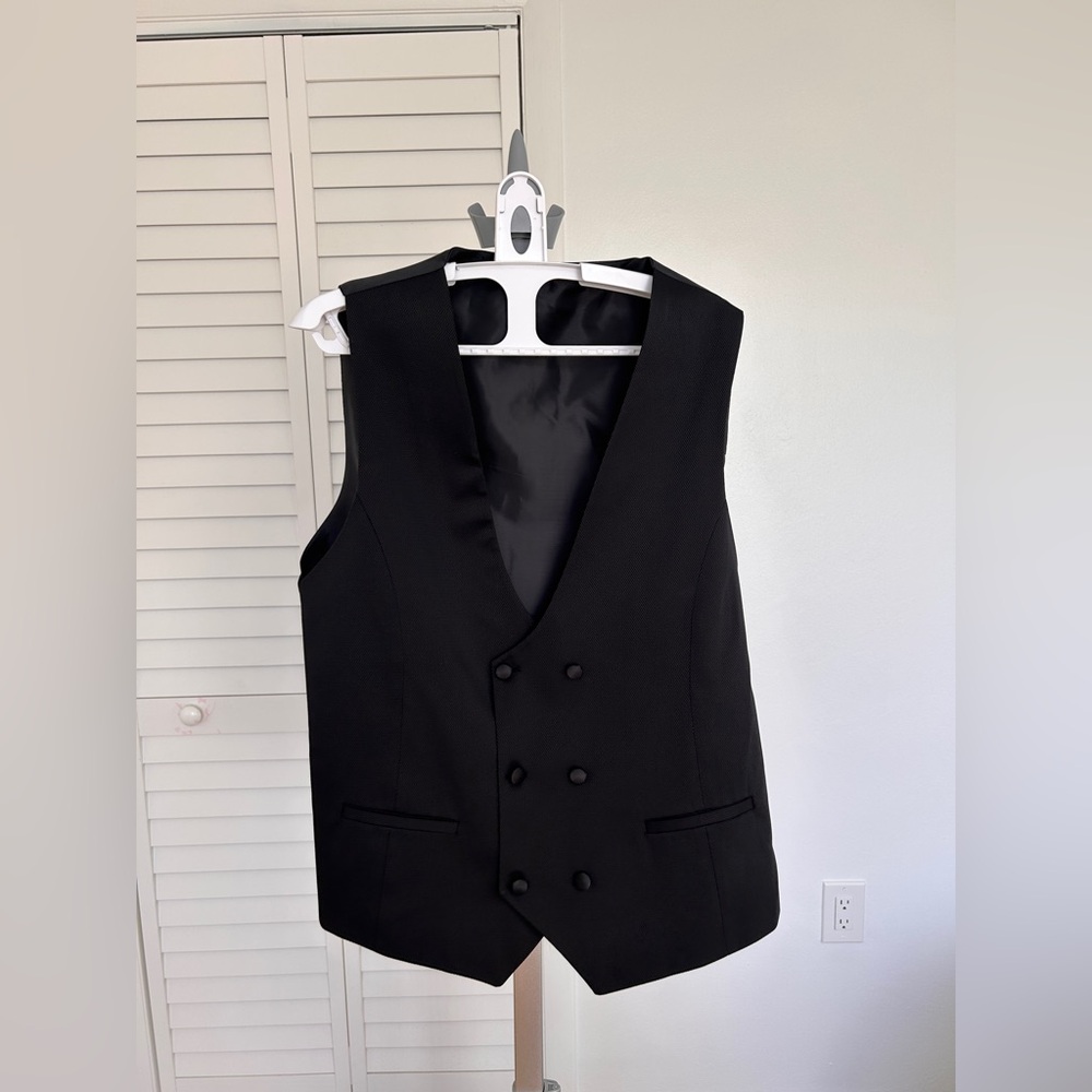 3-piece black tuxedo wedding and business suit with removable collar - Picture 3 of 16